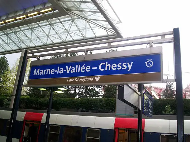 marne-la-vallée-chessy train station