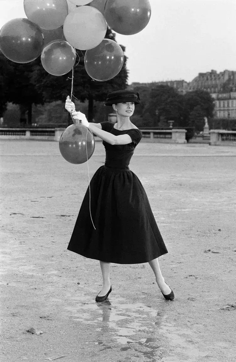 Audrey Hepburn in the Jardin des Tuileries