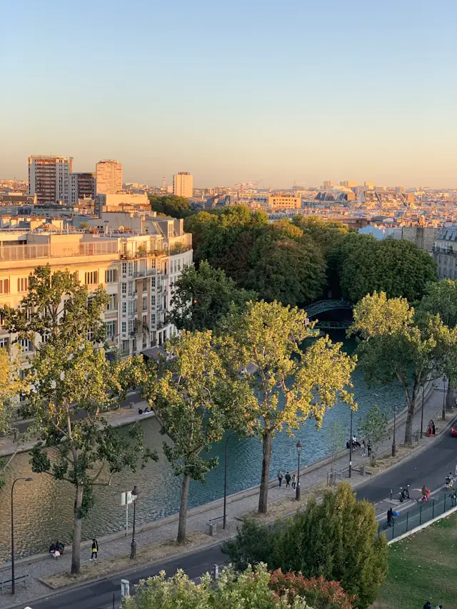 Sunrise on Canal Saint-Martin