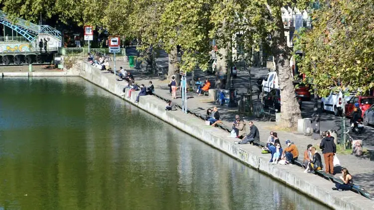 canal saint martin banks