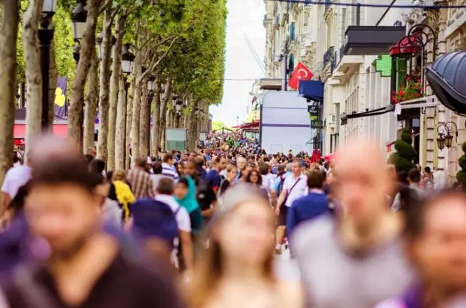 12 Reasons Why Parisians Don’t Go to the Champs-Élysées