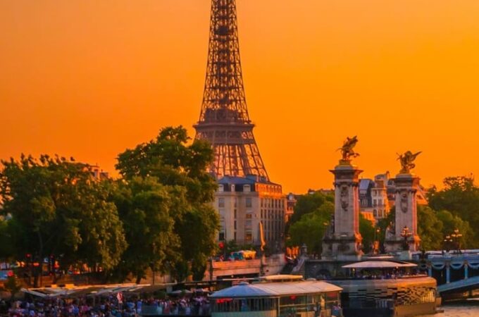 13 Things Every First Timer MUST DO When Visiting Paris!