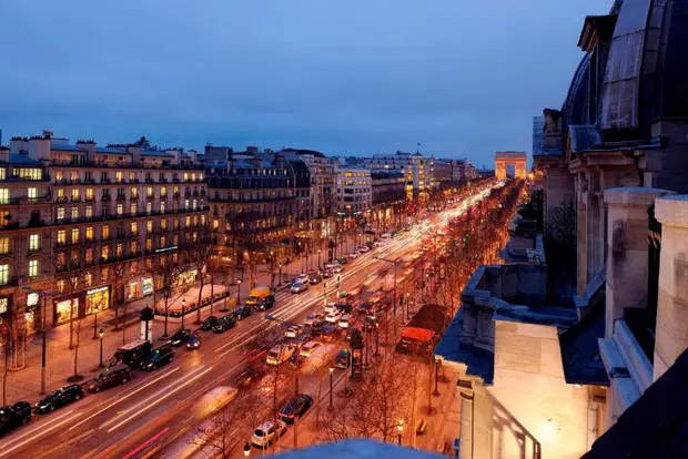 View of the Champs Elysées 
