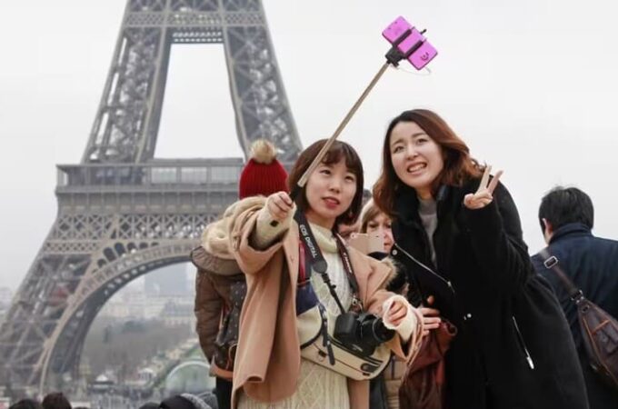 Paris Syndrome: the Strange Disorder Suffered by Some Japanese Tourists