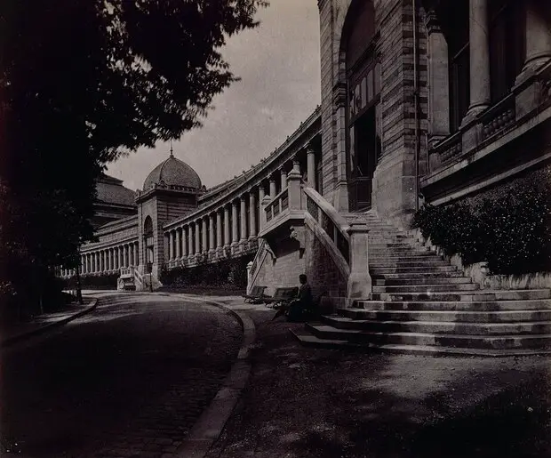 Palais du Trocadéro Stairs