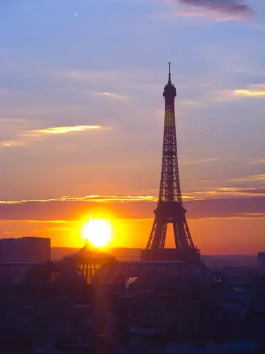 Les 8 Meilleurs Spots Pour Des Couchers De Soleil Magiques A Paris