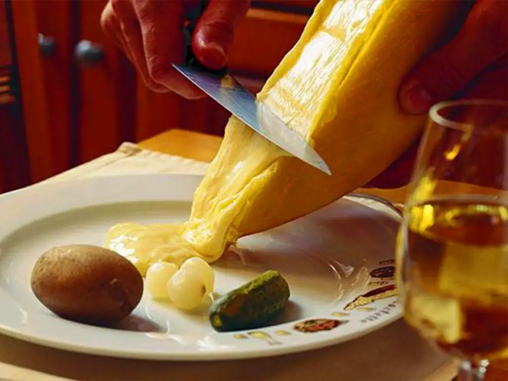 Raclette_et_vin_de_Savoie 1024x768