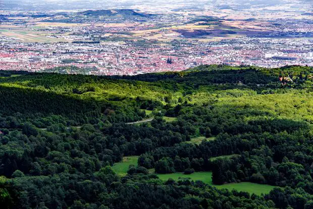 Clermont-Ferrand entourée de nature