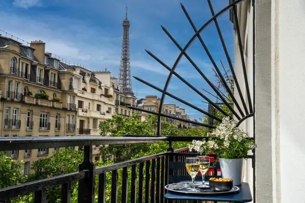 Balcon de l'hôtel Le Cercle