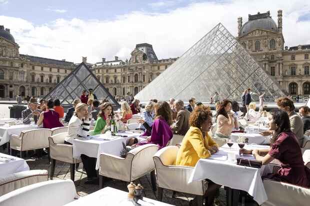 restaurant emily in paris