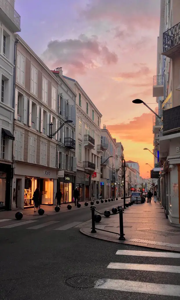 Une Rue dans Cannes