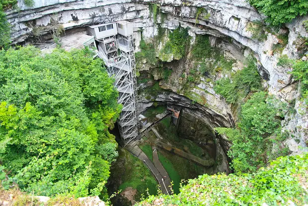 Puits béant du gouffre