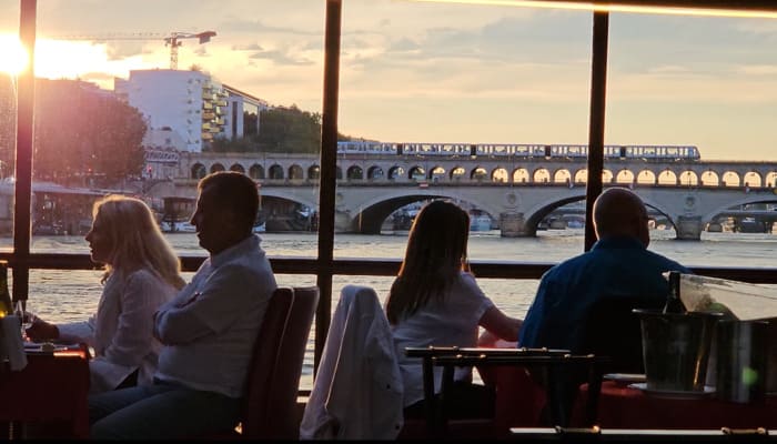 diner sur la Seine